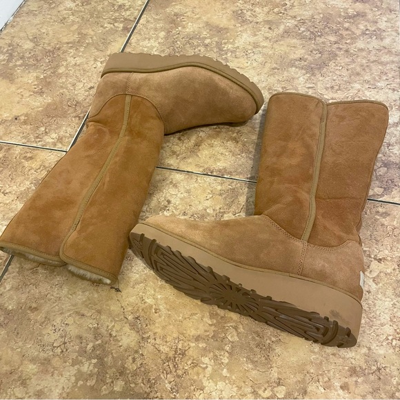 UGG Tall Boot Chestnut Size 8.5 - Picture 1 of 8